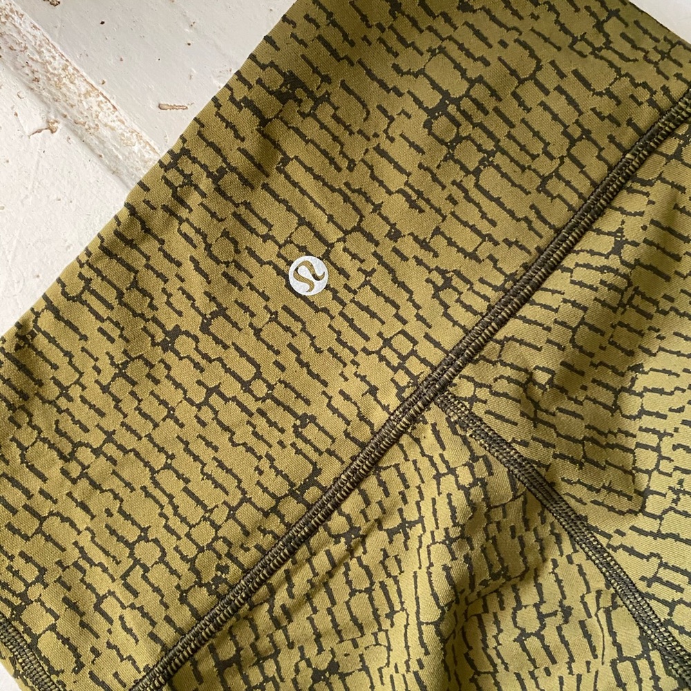 Lululemon Wunder Under 28”